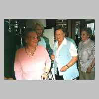 59-05-1236 Kirchspieltreffen Schirrau 2006 - Die aelteste Teilnehmerin, Frau Kroell-Troyke  mit 90 Jahren.jpg